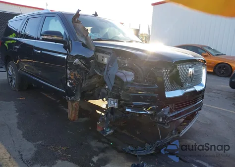 2018 Lincoln Navigator L Select z USA, uszkodzony, nr VIN 5LMJJ3JT4JEL13710